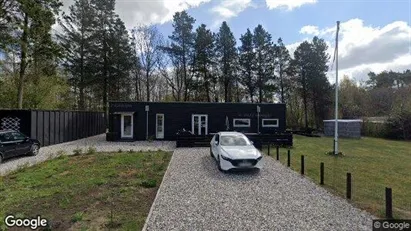Lejligheder til salg i Rønde - Foto fra Google Street View Lejligheder til salg i Rønde - Foto fra Google Street View