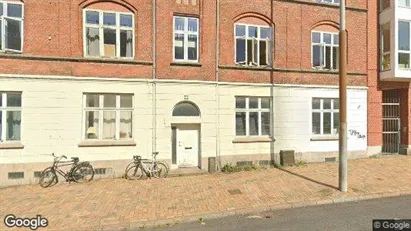 Lejligheder til leje i Odense C - Foto fra Google Street View Lejligheder til leje i Odense C - Foto fra Google Street View
