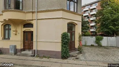 Lejligheder til salg i Frederiksberg C - Foto fra Google Street View Lejligheder til salg i Frederiksberg C - Foto fra Google Street View