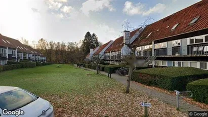 Lejligheder til salg i Holte - Foto fra Google Street View Lejligheder til salg i Holte - Foto fra Google Street View