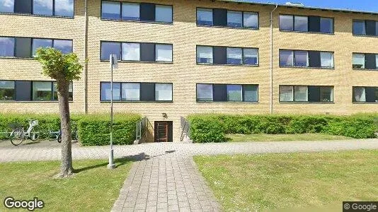 Lejligheder til salg i Brøndby - Foto fra Google Street View