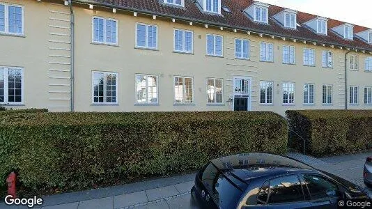 Lejligheder til salg i Charlottenlund - Foto fra Google Street View