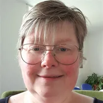 Charlotte søger: lejlighed eller rækkehus til leje i Odense C, Bogense eller Søndersø 